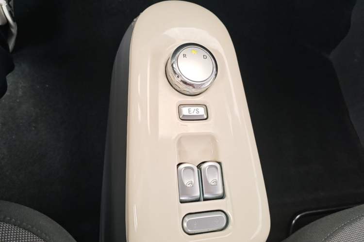 Used CHANGAN NEVO Lumin 2022 210km Sweet Edition Gear Lever