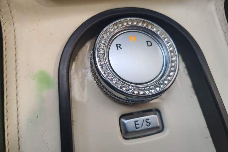 Used CHANGAN NEVO Lumin 2022 210km Sweet Edition Gear Lever