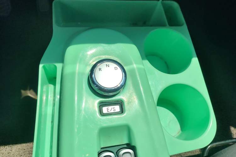Used CHANGAN NEVO Lumin 2022 155 km – Refreshingly Sweet Edition Gear Lever