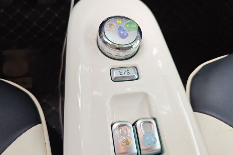Used CHANGAN NEVO Lumin 2022 210km Sweet Edition Gear Lever