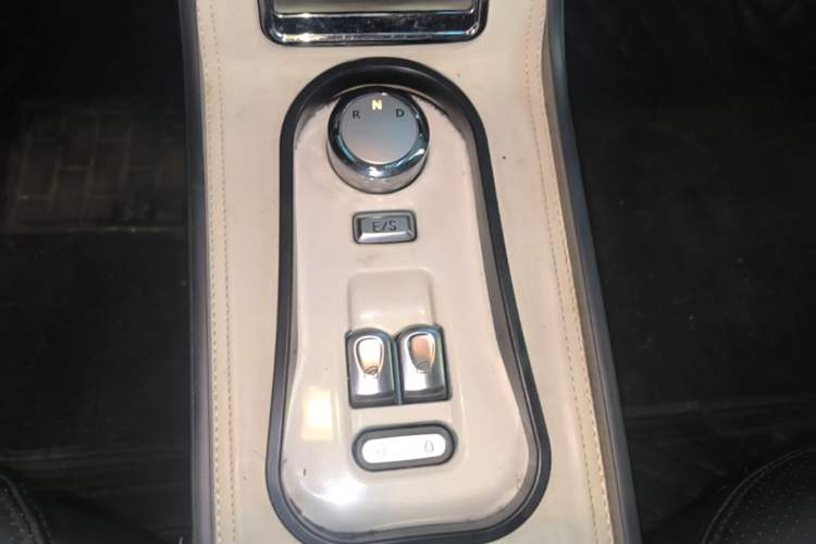 Used CHANGAN NEVO Lumin 2022 210km Sweet Edition Gear Lever
