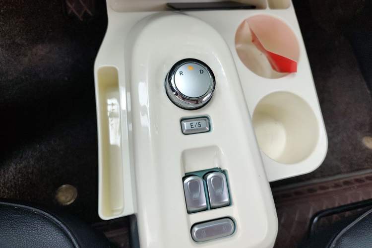 Used CHANGAN NEVO Lumin 2022 210km Sweet Edition Gear Lever