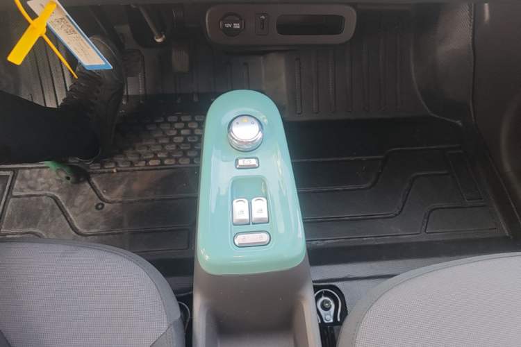 Used CHANGAN NEVO Lumin 2022 155 km – Refreshingly Sweet Edition Gear Lever