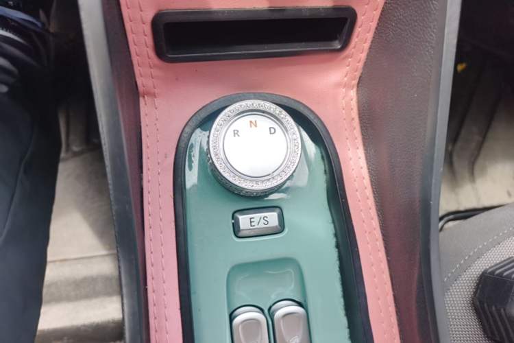 Used CHANGAN NEVO Lumin 2022 210km Sweet Edition Gear Lever