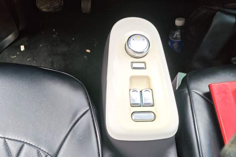 Used CHANGAN NEVO Lumin 2022 210km Sweet Edition Gear Lever