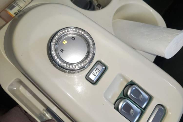 Used CHANGAN NEVO Lumin 2022 210km Sweet Edition Gear Lever