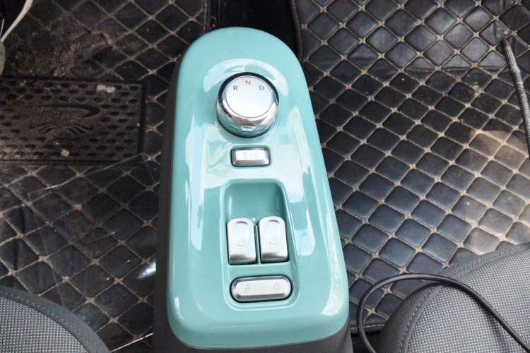 Used CHANGAN NEVO Lumin 2022 155 km – Refreshingly Sweet Edition Gear Lever