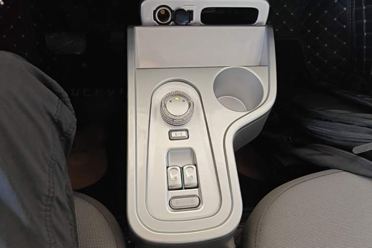 Used CHANGAN NEVO Lumin 2022 210km Sweet Edition Gear Lever