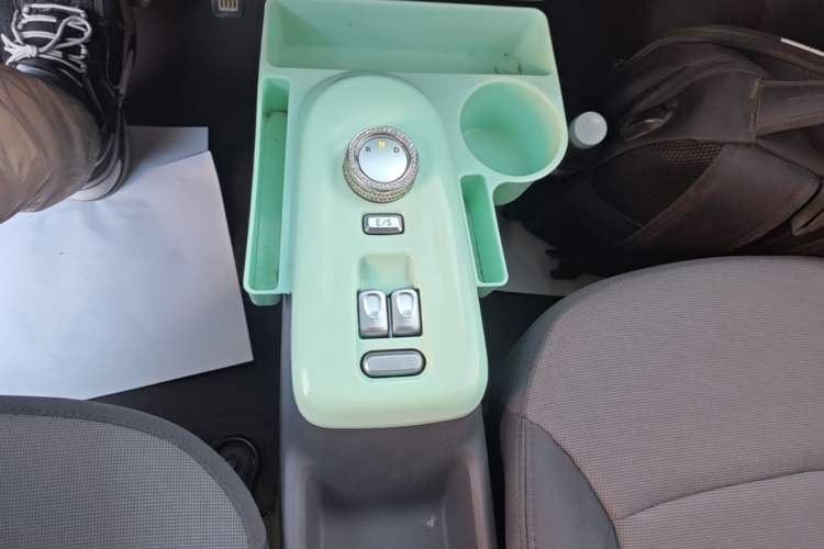 Used CHANGAN NEVO Lumin 2022 155 km – Refreshingly Sweet Edition Gear Lever