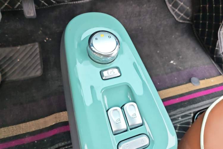 Used CHANGAN NEVO Lumin 2022 210km Sweet Edition Gear Lever