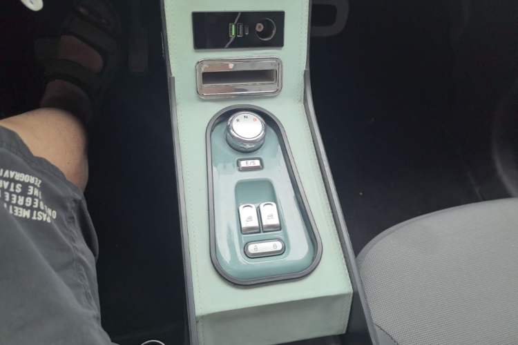 Used CHANGAN NEVO Lumin 2022 155 km – Refreshingly Sweet Edition Gear Lever