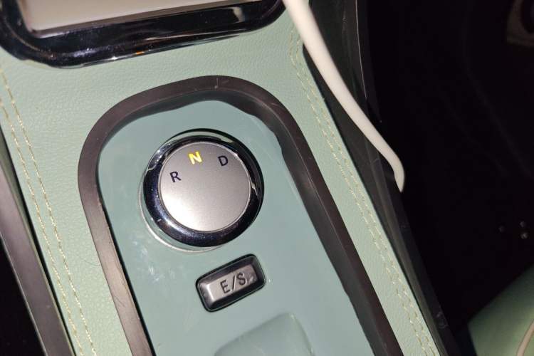 Used CHANGAN NEVO Lumin 2022 210km Sweet Edition Gear Lever