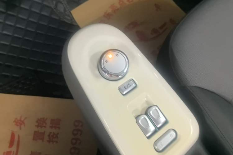 Used CHANGAN NEVO Lumin 2022 155 km – Refreshingly Sweet Edition Gear Lever