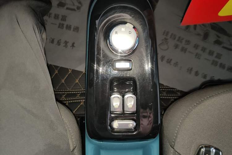 Used CHANGAN NEVO Lumin 2022 210km Sweet Edition Gear Lever