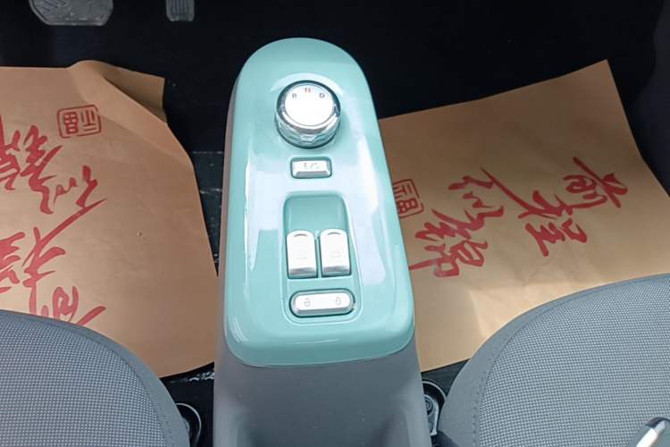 Used CHANGAN NEVO Lumin 2022 155 km – Refreshingly Sweet Edition Gear Lever
