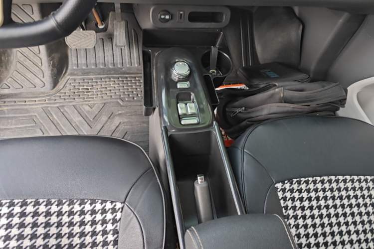 Used CHANGAN NEVO Lumin 2022 301km Honey-Sweet Version Gear Lever