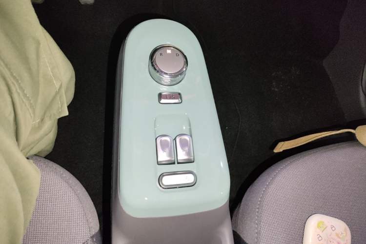 Used CHANGAN NEVO Lumin 2022 210km Sweet Edition Gear Lever