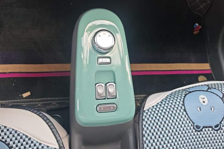 Used CHANGAN NEVO Lumin 2022 210km Sweet Edition Gear Lever