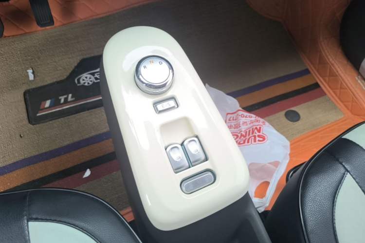 Used CHANGAN NEVO Lumin 2022 210km Sweet Edition Gear Lever