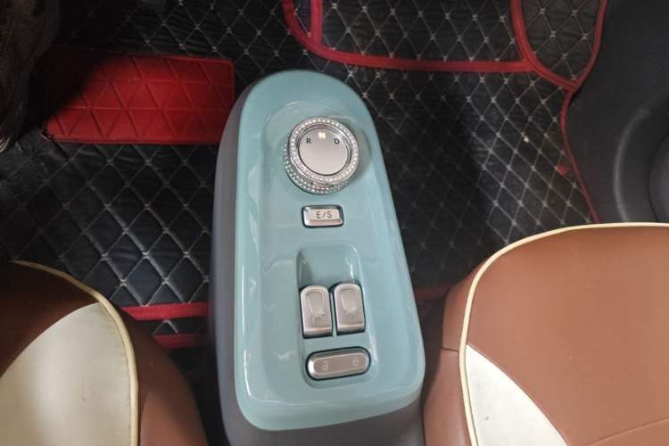Used CHANGAN NEVO Lumin 2022 210km Sweet Edition Gear Lever