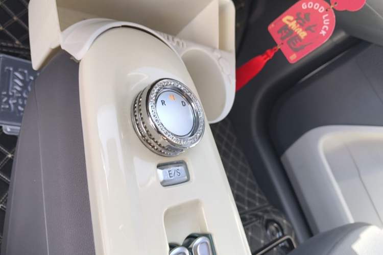 Used CHANGAN NEVO Lumin 2022 210km Sweet Edition Gear Lever