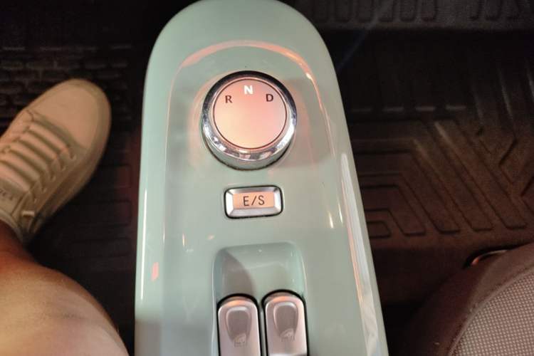 Used CHANGAN NEVO Lumin 2022 210km Sweet Edition Gear Lever