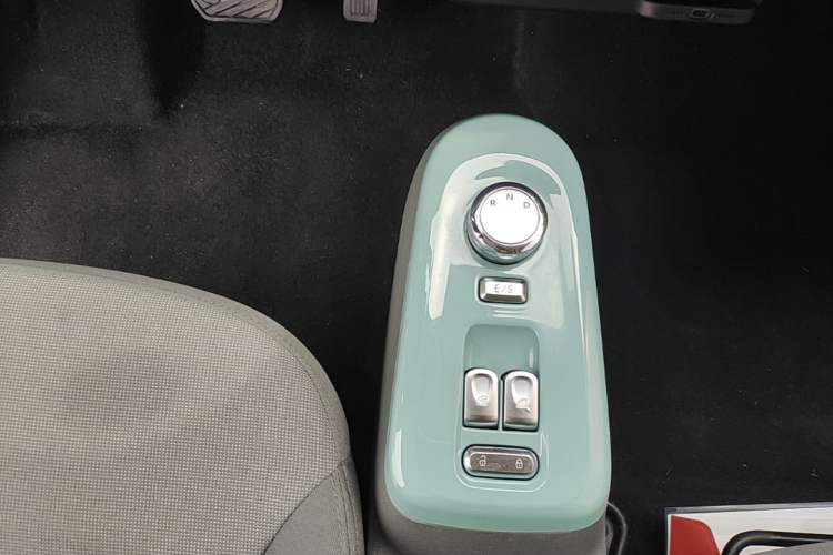 Used CHANGAN NEVO Lumin 2022 210km Sweet Edition Gear Lever