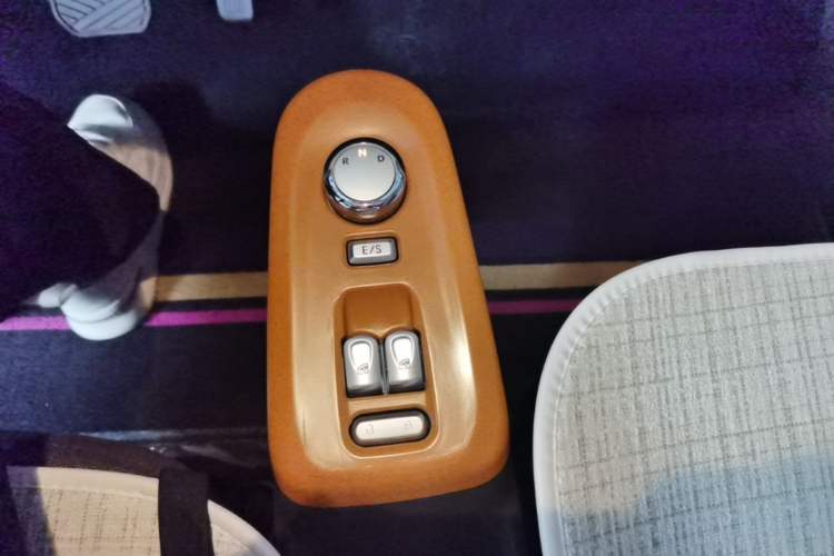 Used CHANGAN NEVO Lumin 2022 210km Sweet Edition Gear Lever