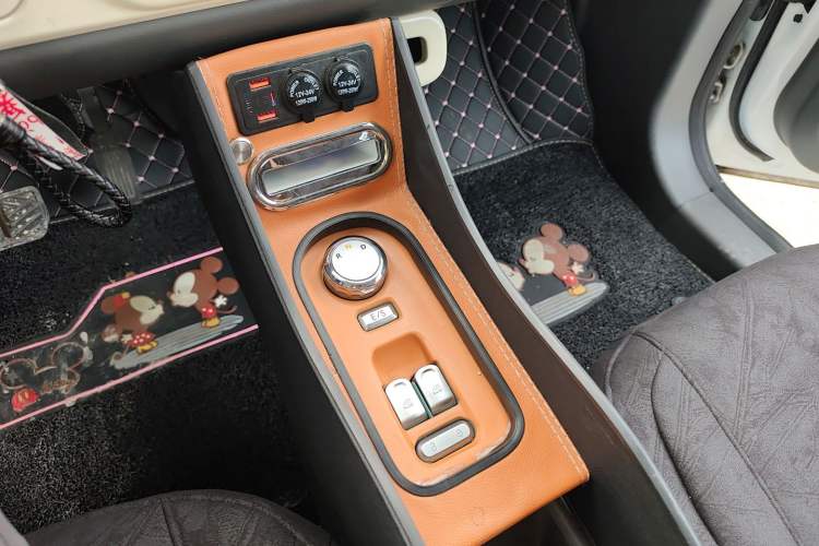Used CHANGAN NEVO Lumin 2022 210km Sweet Edition Gear Lever