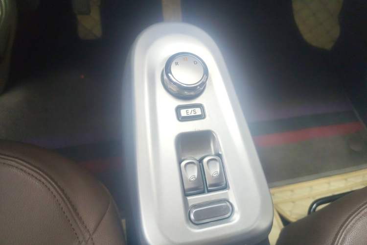 Used CHANGAN NEVO Lumin 2022 210km Sweet Edition Gear Lever