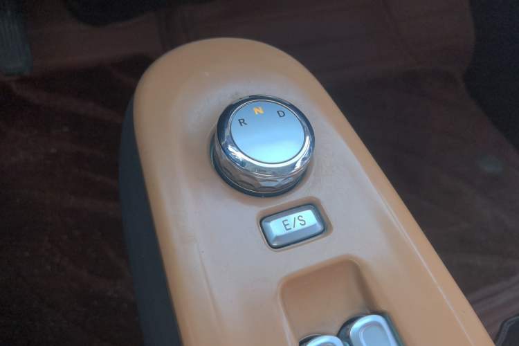 Used CHANGAN NEVO Lumin 2022 155 km – Refreshingly Sweet Edition Gear Lever