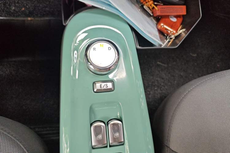 Used CHANGAN NEVO Lumin 2022 210km Sweet Edition Gear Lever