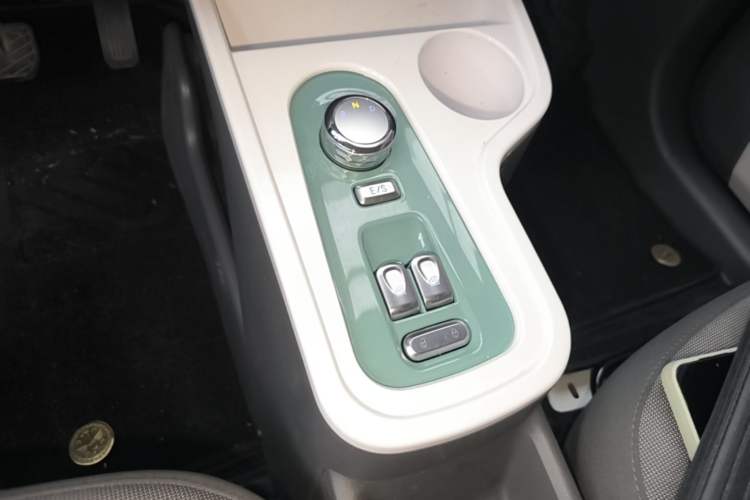 Used CHANGAN NEVO Lumin 2022 210km Sweet Edition Gear Lever