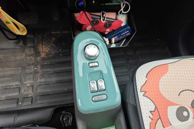 Used CHANGAN NEVO Lumin 2022 155 km – Refreshingly Sweet Edition Gear Lever
