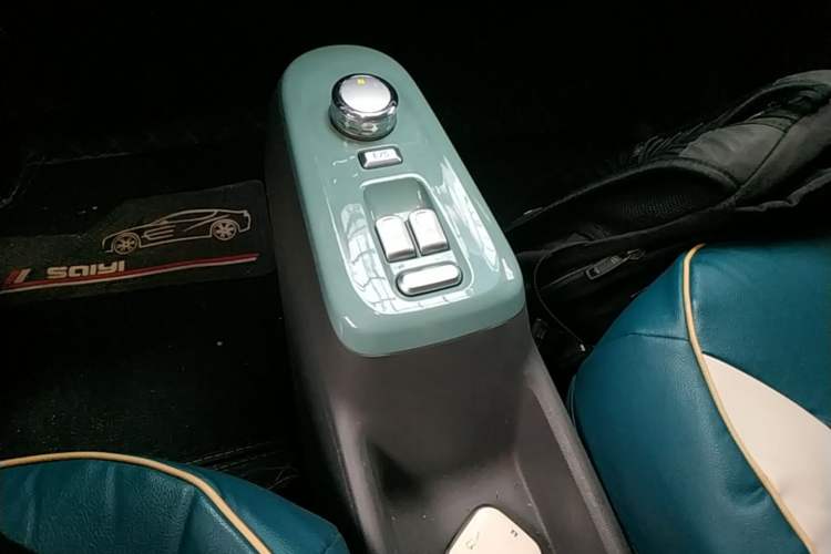 Used CHANGAN NEVO Lumin 2022 155 km – Refreshingly Sweet Edition Gear Lever