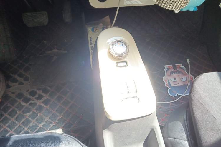 Used CHANGAN NEVO Lumin 2022 210km Sweet Edition Gear Lever
