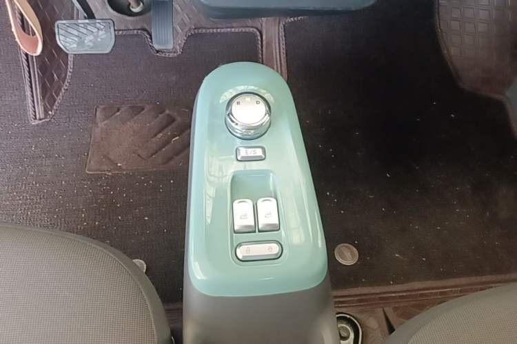 Used CHANGAN NEVO Lumin 2022 210km Sweet Edition Gear Lever