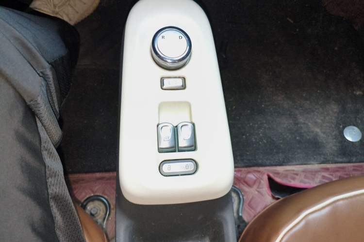 Used CHANGAN NEVO Lumin 2022 210km Sweet Edition Gear Lever
