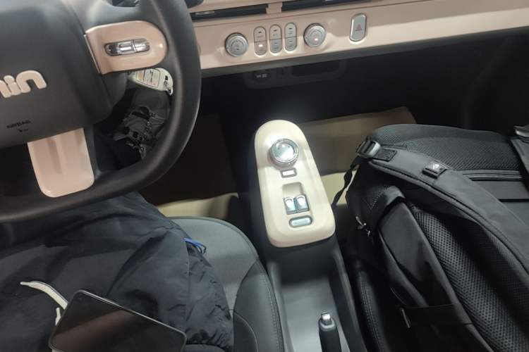 Used CHANGAN NEVO Lumin 2022 210km Sweet Edition Gear Lever