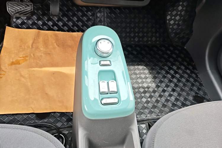 Used CHANGAN NEVO Lumin 2022 210km Sweet Edition Gear Lever