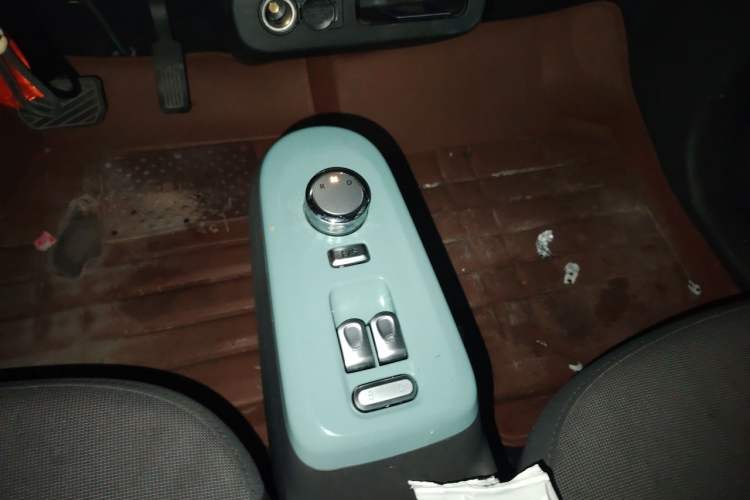 Used CHANGAN NEVO Lumin 2022 155 km – Refreshingly Sweet Edition Gear Lever