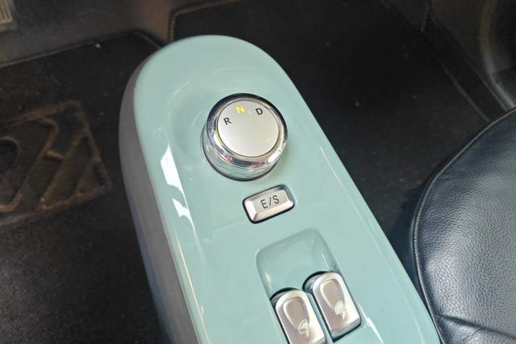 Used CHANGAN NEVO Lumin 2022 210km Sweet Edition Gear Lever