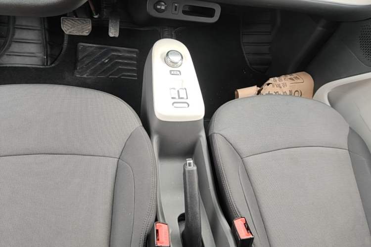 Used CHANGAN NEVO Lumin 2022 210km Sweet Edition Gear Lever