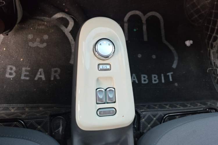 Used CHANGAN NEVO Lumin 2022 210km Sweet Edition Gear Lever