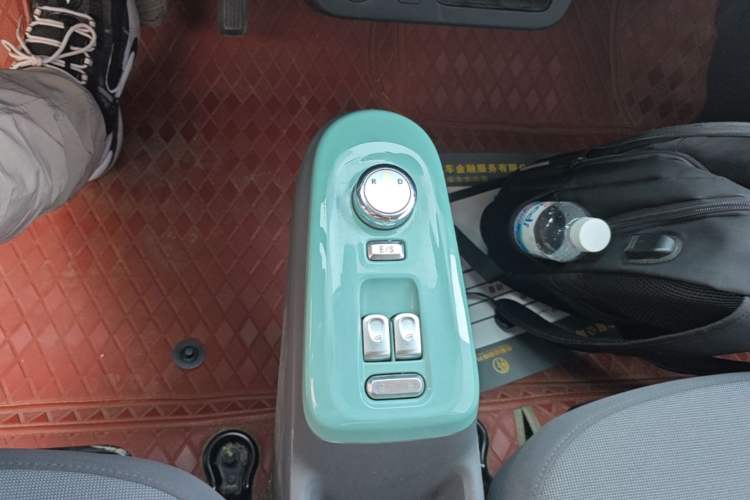 Used CHANGAN NEVO Lumin 2022 155 km – Refreshingly Sweet Edition Gear Lever