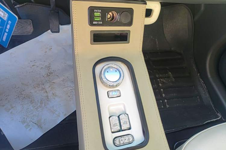 Used CHANGAN NEVO Lumin 2022 210km Sweet Edition Gear Lever