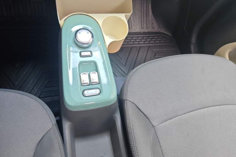 Used CHANGAN NEVO Lumin 2022 210km Sweet Edition Gear Lever