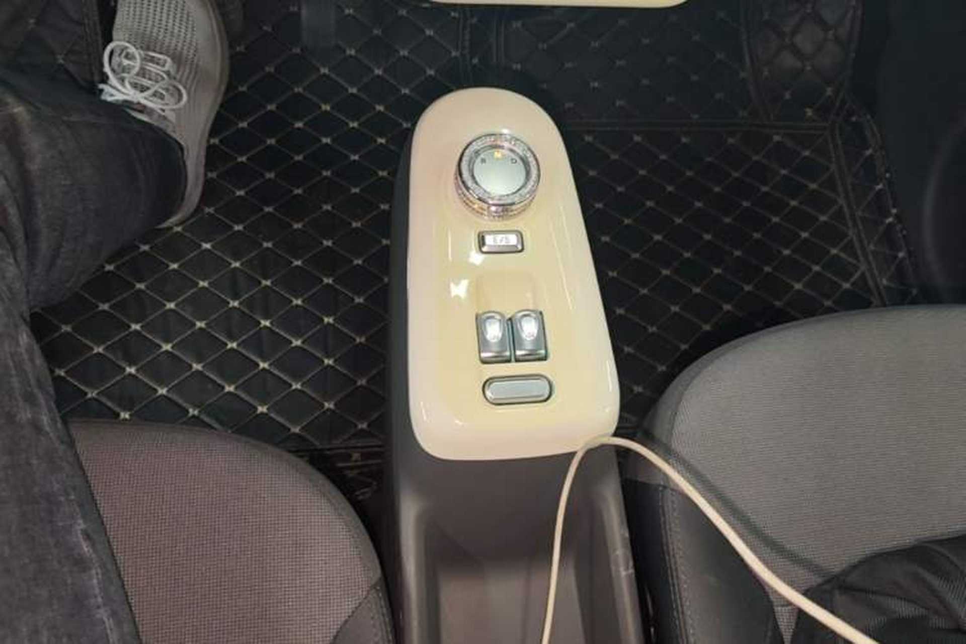 Used CHANGAN NEVO Lumin 2022 210km Sweet Edition Gear Lever
