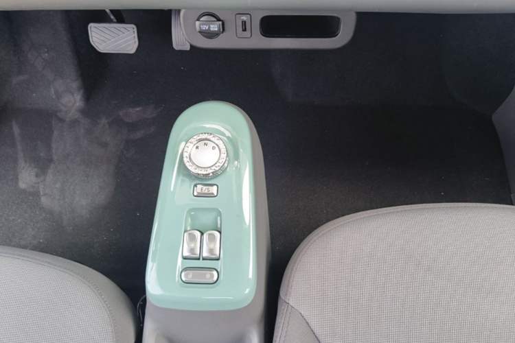 Used CHANGAN NEVO Lumin 2022 210km Sweet Edition Gear Lever