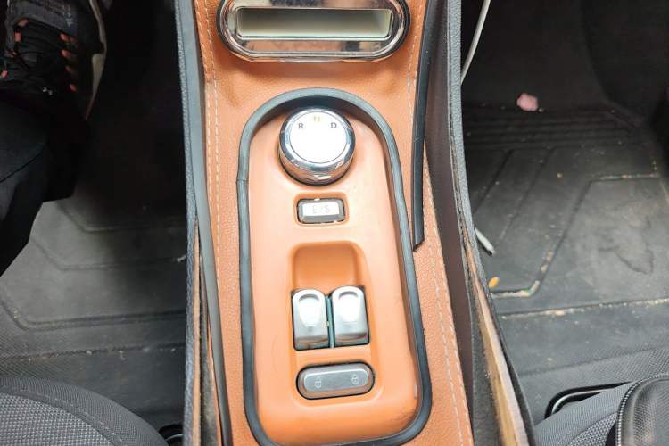 Used CHANGAN NEVO Lumin 2022 210km Sweet Edition Gear Lever